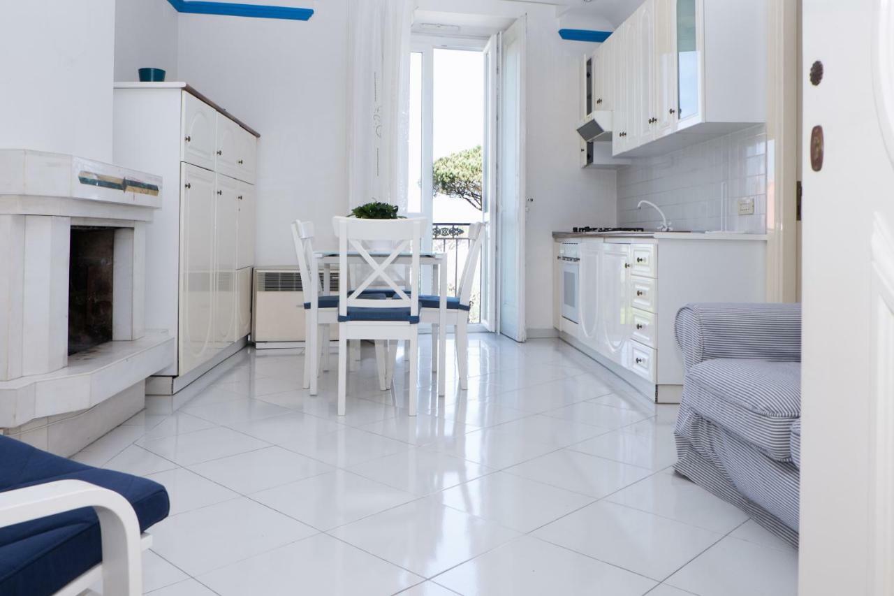 "White Mermaid" - Sorrento Downtown Sea View Apartment Buitenkant foto
