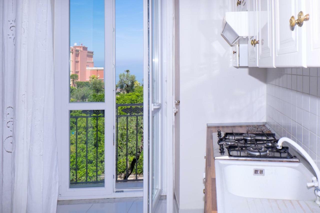 "White Mermaid" - Sorrento Downtown Sea View Apartment Buitenkant foto